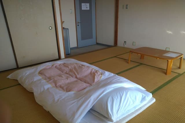 Japanese Room With Shared Washroom- Family Smoking