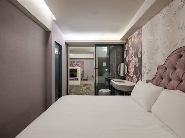 Deluxe Suite, 1 King Bed