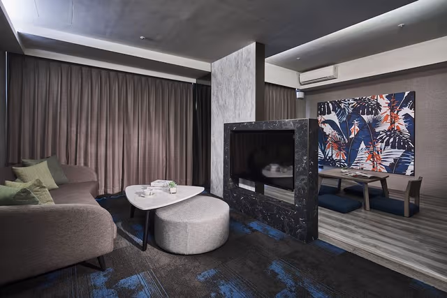 Deluxe Suite, 1 King Bed