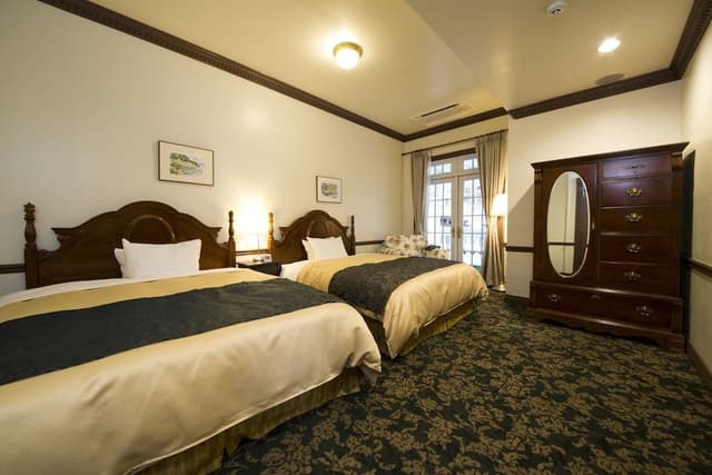 Fourth Room, Non Smoking (Adults [13 years and older] Only)