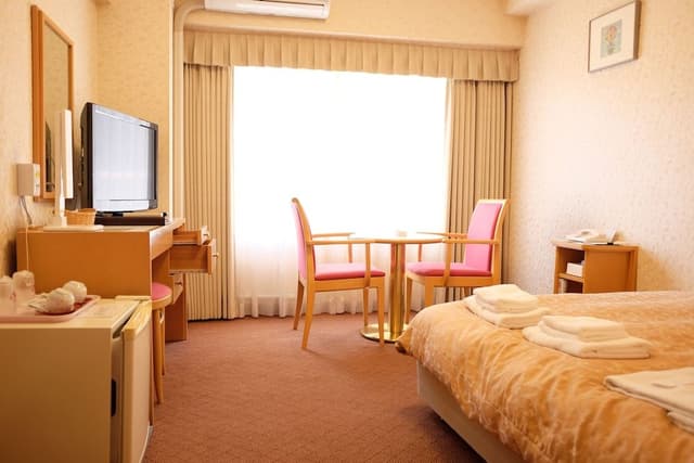 Single Room, Smoking
