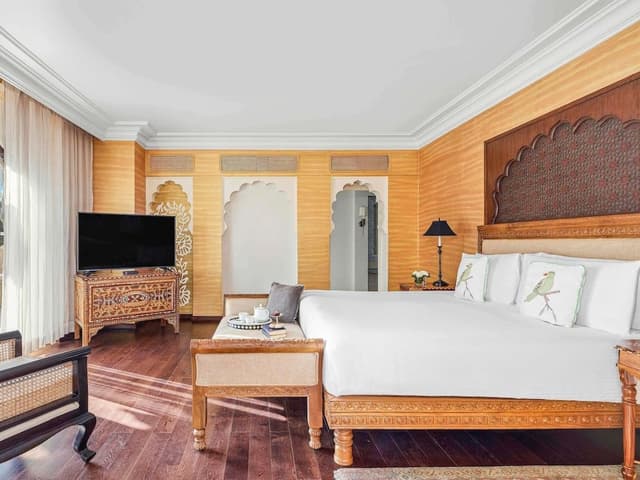 Suite, 1 King Bed with Sofa bed, Terrace