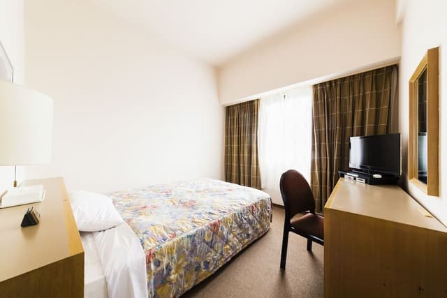 Single Room, Smoking