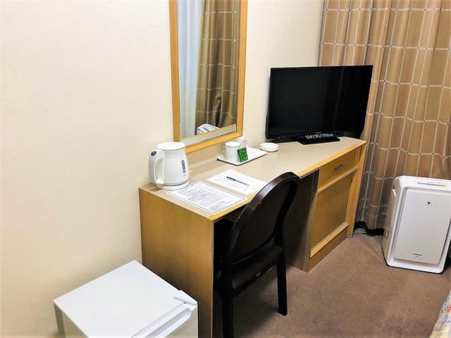 Single Room, Smoking