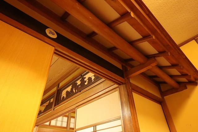Japanese Style Room (Shared Bathroom) Free Wifi
