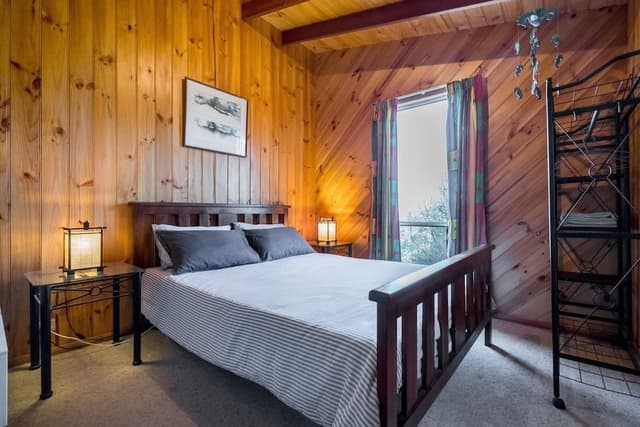 Deluxe 4 Bedroom House with Tri-Bunk Bed and Beach Views