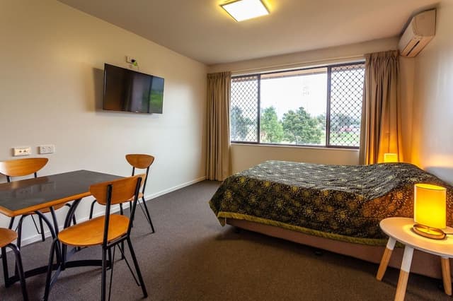 Family Room, 2 Bedrooms