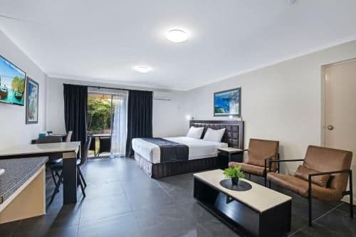 Deluxe King Room