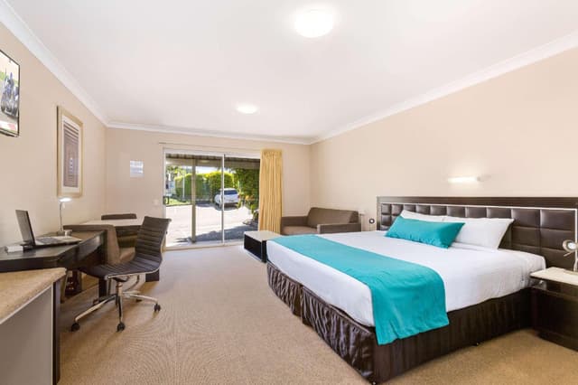 Deluxe King Room
