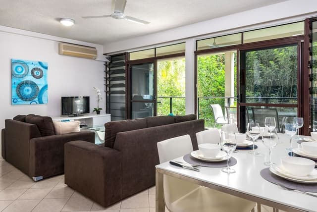 Deluxe Apartment, 3 Bedrooms, 2 Bathrooms, Garden View