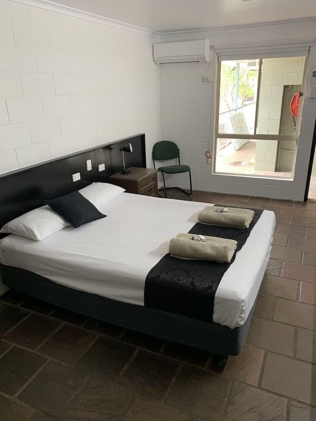 1 Queen Bed Room with Ensuite