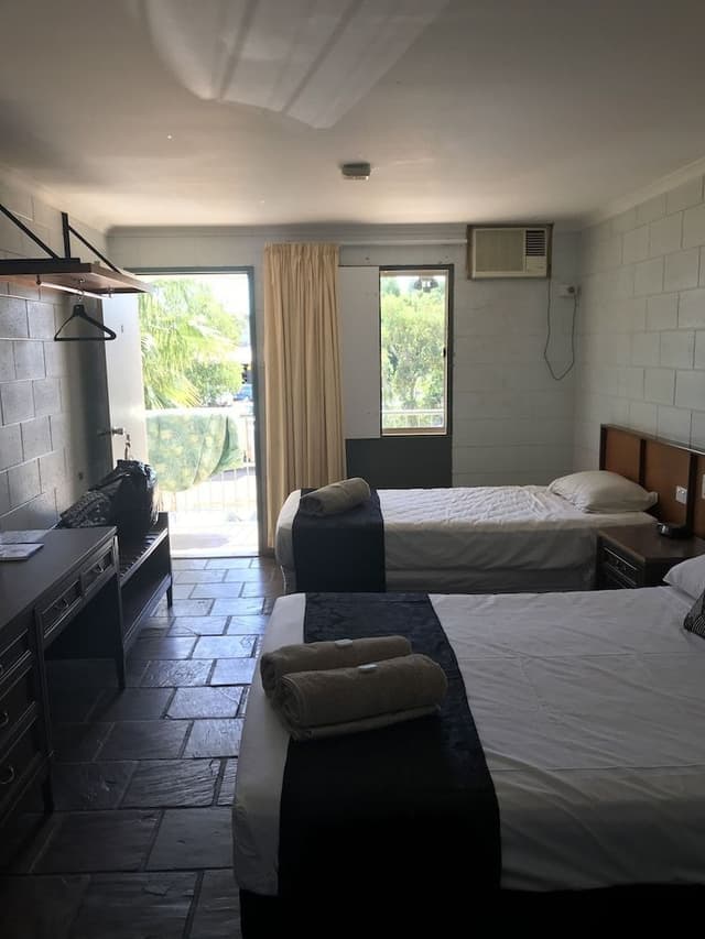1 Queen Bed and 1 Single Bed Room with Ensuite