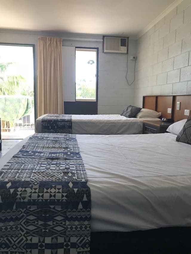 1 Queen Bed and 1 Single Bed Room with Ensuite