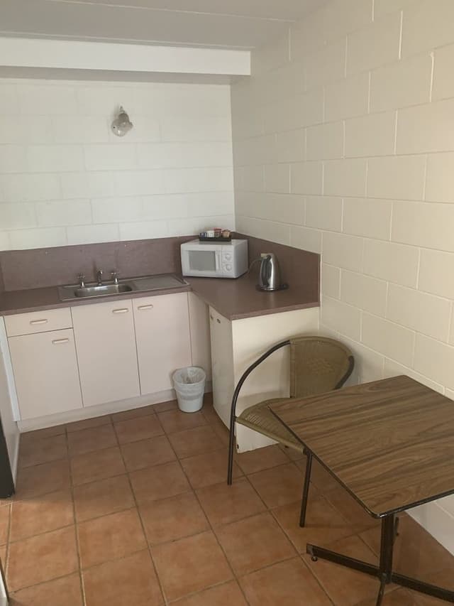 1 Queen Bed and 1 Single Bed with Kitchenette