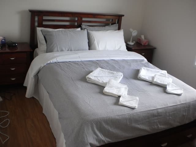 Deluxe Cottage, 2 Bedrooms, Hill View, Lakeside (Riverdowns Cottage)