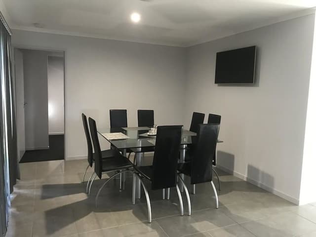 House, 4 Bedrooms