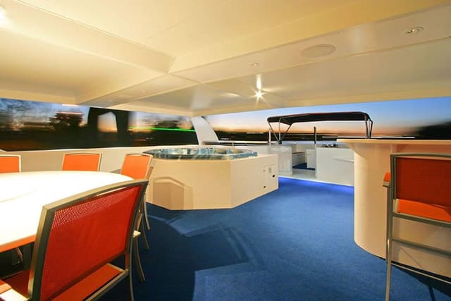 Absolute Indulgence (10 berth houseboat)