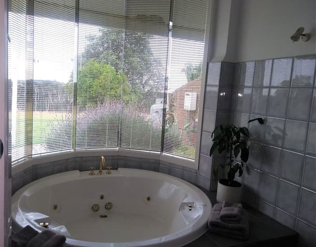 Deluxe Double Room, 1 Queen Bed, Jetted Tub, Bay View (The Isla)
