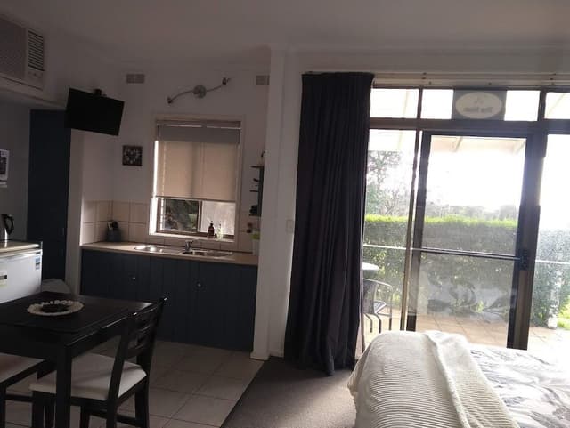 Superior Studio, 1 Queen Bed, Jetted Tub, Partial Sea View (The Kiah)