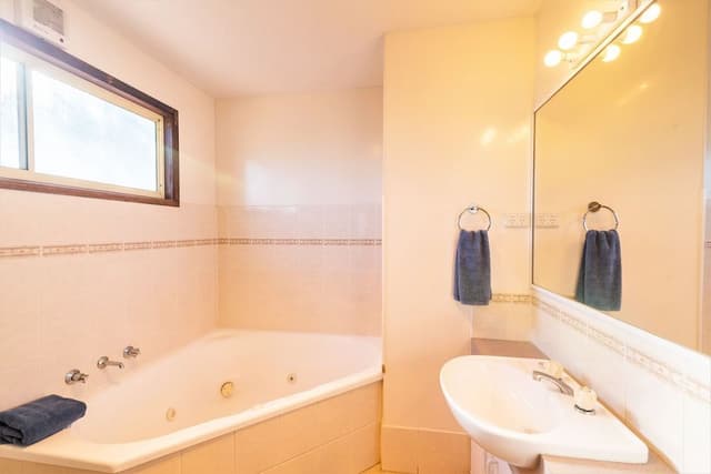 Executive Spa Cabins - 2 Bedrooms