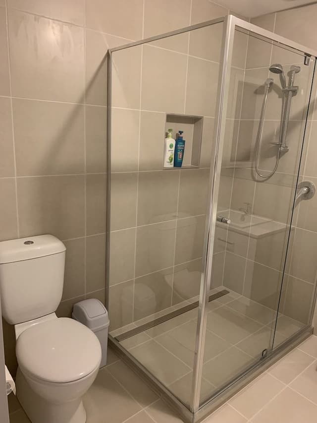 King Room with shower and Balcony 5
