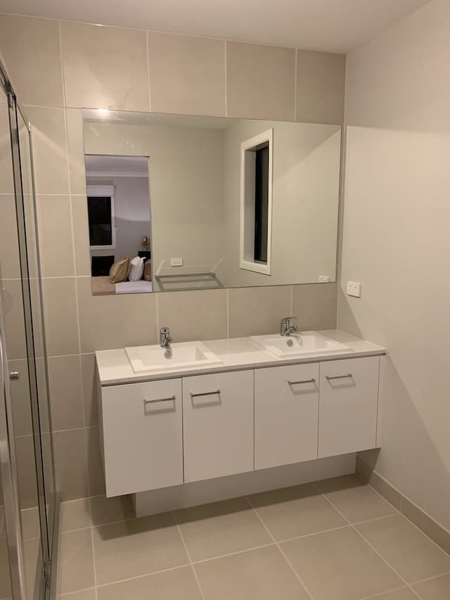 King Room with shower and Balcony 5