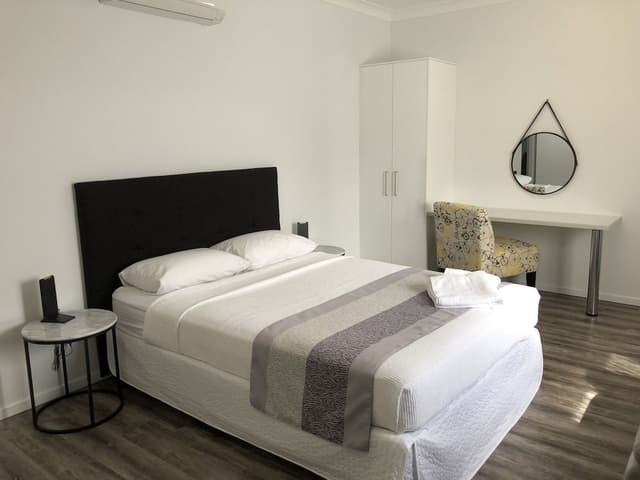 Deluxe Studio Suite, Multiple Beds