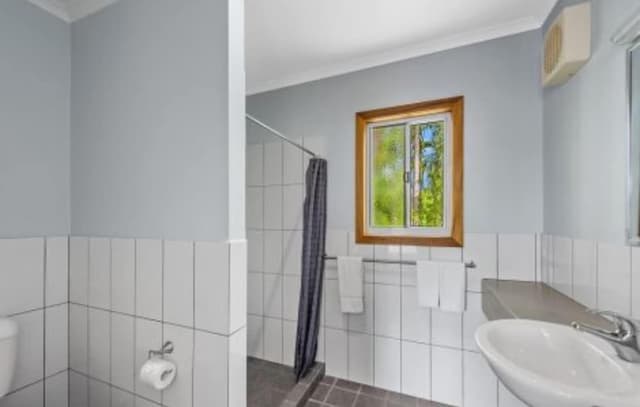 Superior Elevated 1 Bedroom Cabin