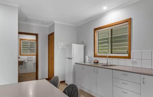 Superior 2 Bedroom Cabin - Pet Friendly