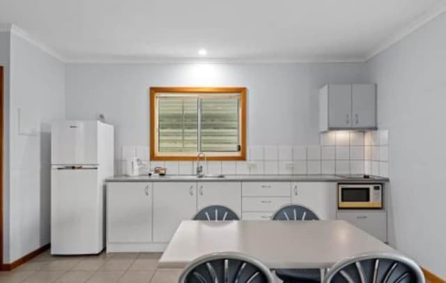 Superior 2 Bedroom Cabin - Pet Friendly