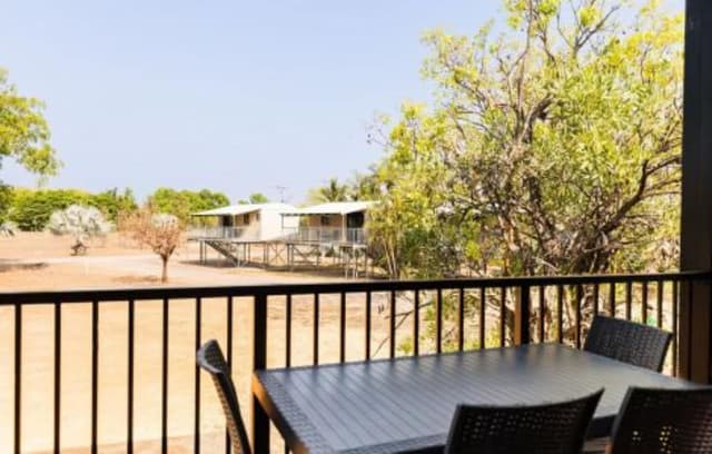Deluxe 2 Bedroom Cabin - Sleeps 4