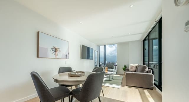 Two-Bedroom Two-Bathroom + Study Apartment with Harbour View