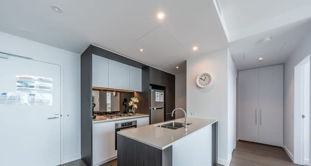 Sky High 2 Bedroom 2Bathroom Apartment with Stadium & Harbour Views