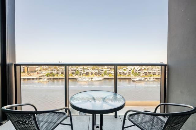 Two-Bedroom Two-Bathroom Apartment with Yarra Views
