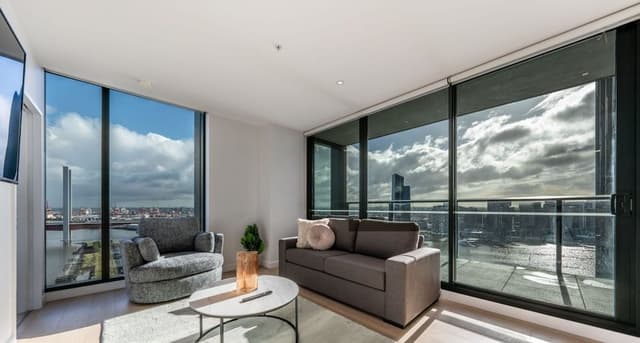 Two-Bedroom Two-Bathroom + Study Apartment with Harbour View