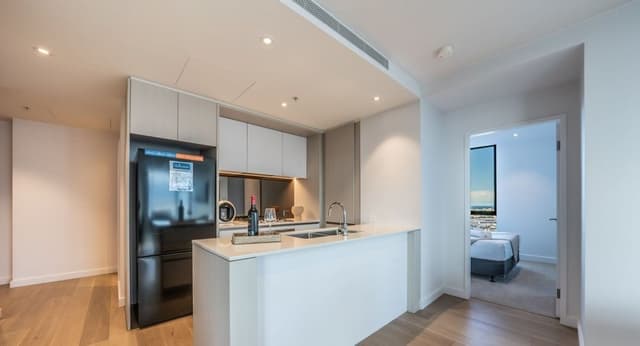 Two-Bedroom Two-Bathroom + Study Apartment with Harbour View