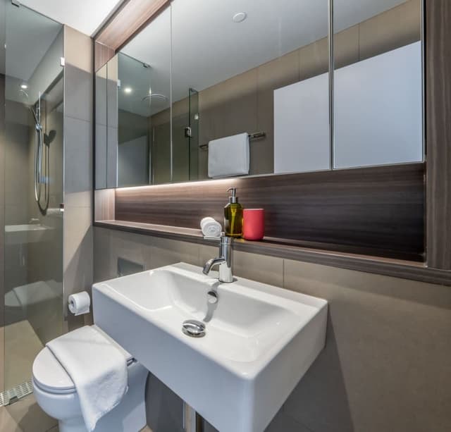 Sky High 2 Bedroom 2Bathroom Apartment with Stadium & Harbour Views