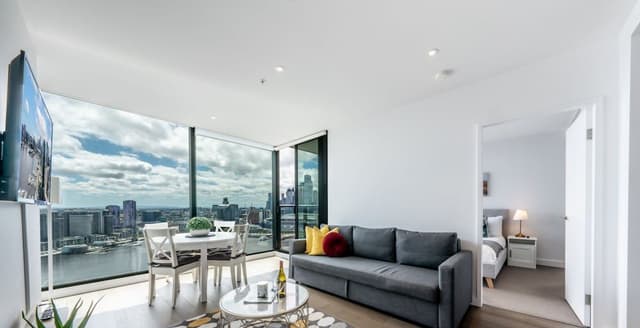 Sky High 2 Bedroom 2Bathroom Apartment with Stadium & Harbour Views