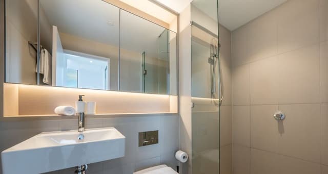 Two-Bedroom Two-Bathroom + Study Apartment with Harbour View