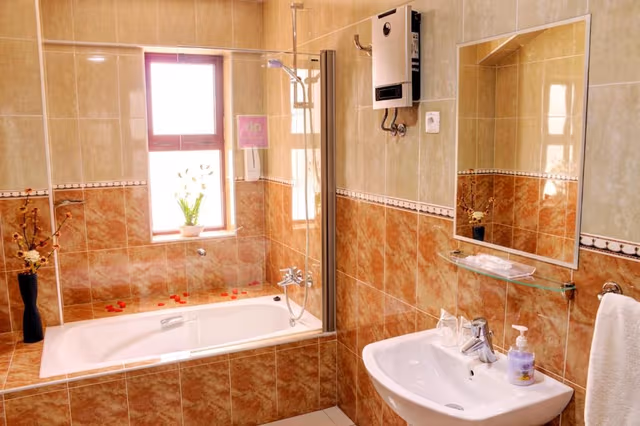 Suite (2 Adults + 1 Child)