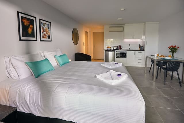 Studio Apartment