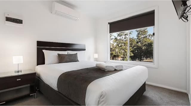 Superior 2 Bedroom Cabin - Sleeps 4