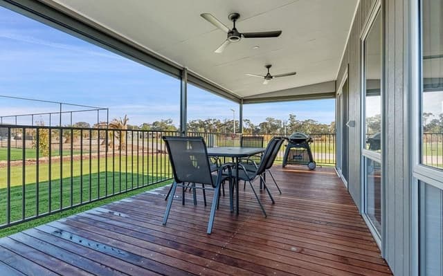 Deluxe 3 Bedroom Villa - Sleeps 6