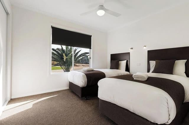 Deluxe 3 Bedroom Villa - Sleeps 6