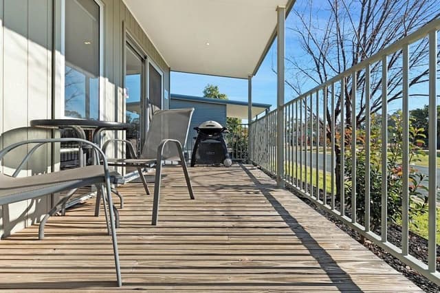 Superior 2 Bedroom Cabin - Sleeps 4