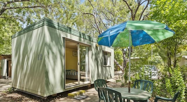 Standard Cabin, Shared Bathroom