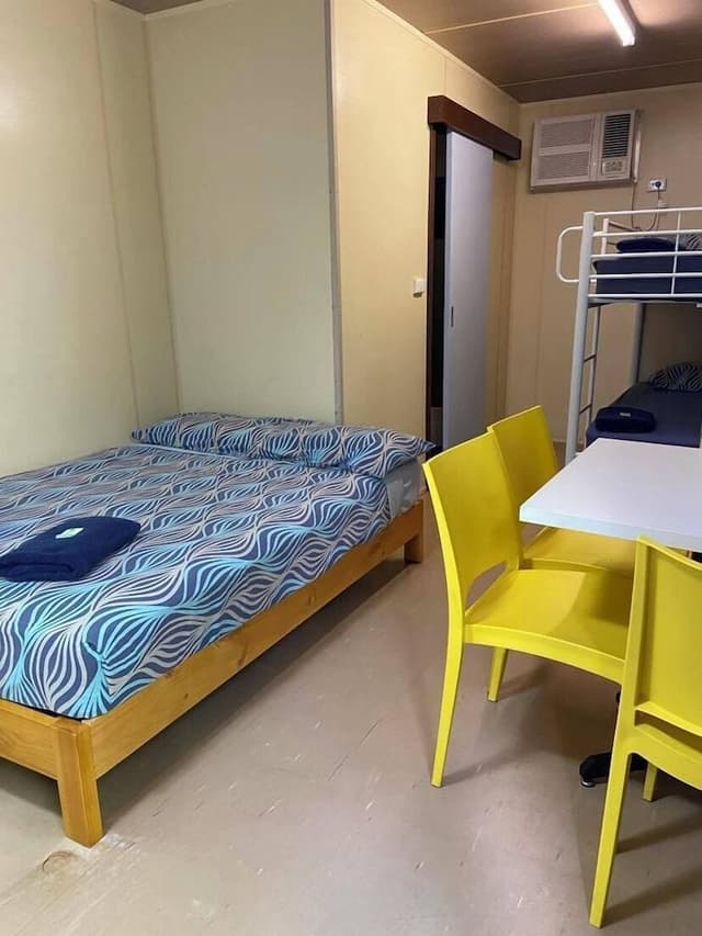 Economy Cabin, Multiple Beds