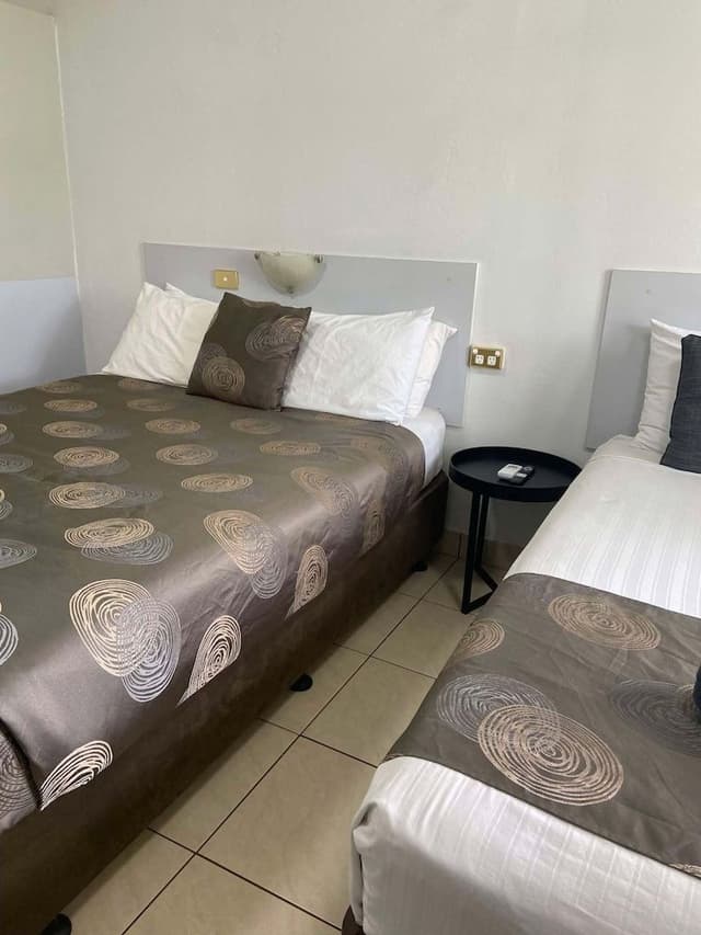 Comfort Room, Multiple Beds