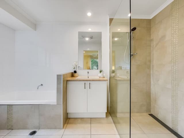 Family House, 3 Bedrooms, Kitchen, Garden View