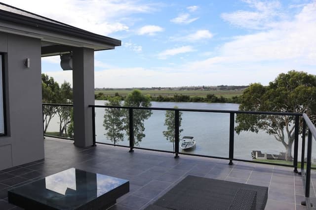 Executive House, Multiple Bedrooms, River View